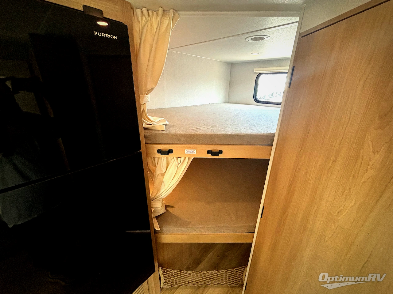 2026 Winnebago Thrive 22MBH Photo 8
