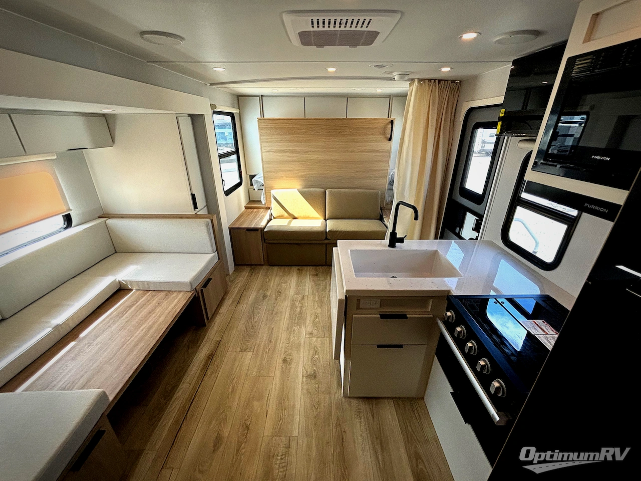 2026 Winnebago Thrive 22MBH Photo 5