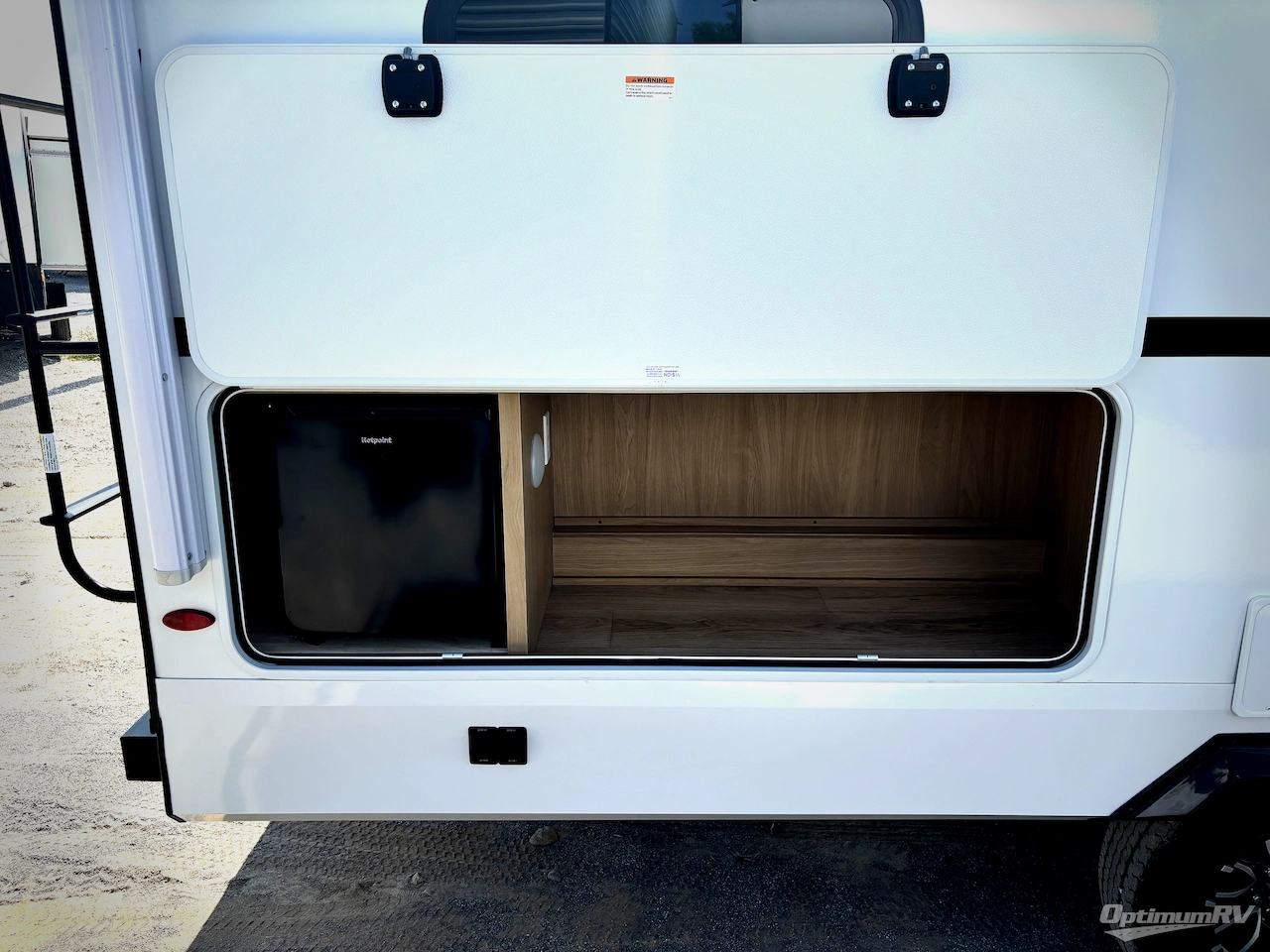 2026 Winnebago Thrive 22MBH Photo 10