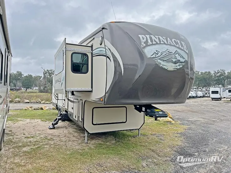 2014 Jayco Pinnacle 38FLFS RV Photo 1
