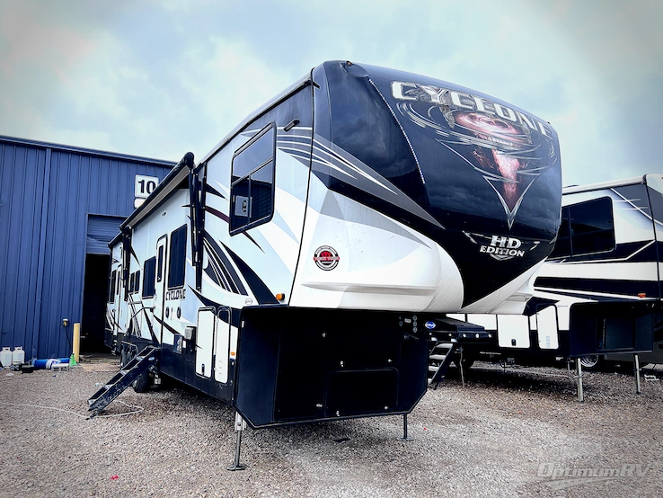 2019 Heartland Cyclone 4101KING RV Photo 1