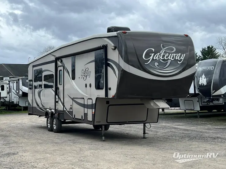 2015 Heartland Gateway 3300ML RV Photo 1