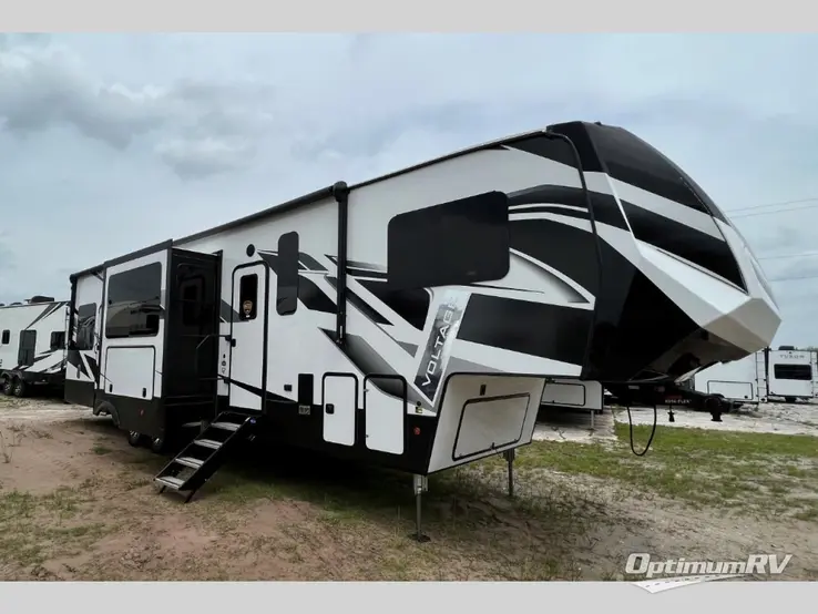 2022 Dutchmen Voltage 3635 RV Photo 1