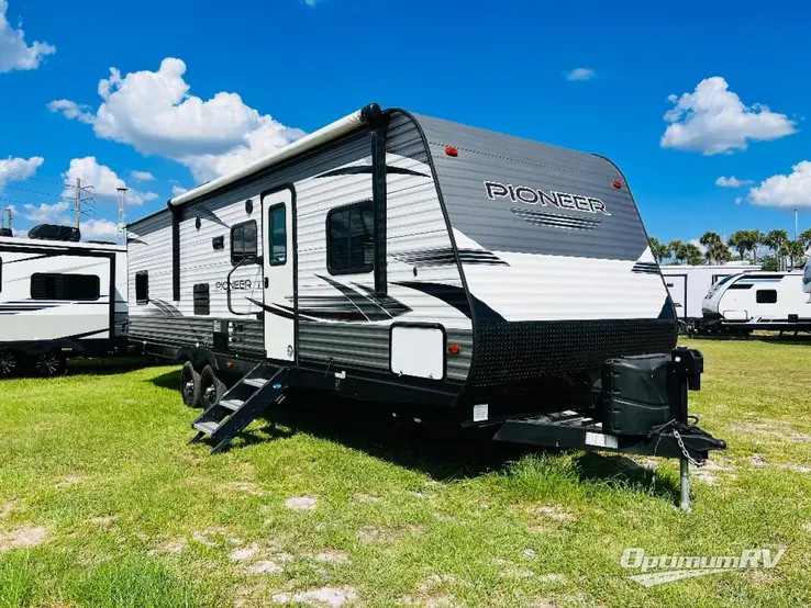 2020 Fleetwood Pioneer QB300 RV Photo 1