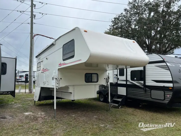 2005 Lance Lance Max 1181 RV Photo 1