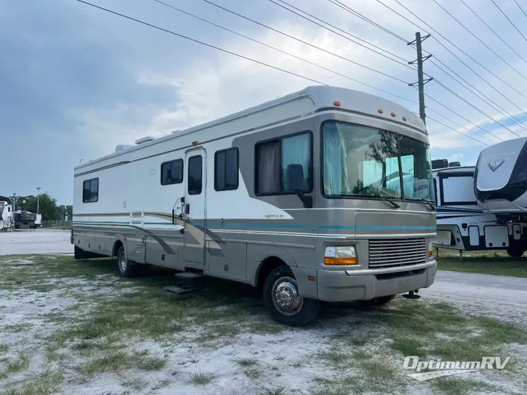 2000 Fleetwood Bounder 36S RV Photo 1