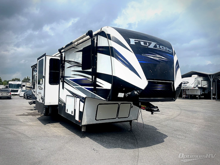 2020 Keystone Fuzion 429 RV Photo 1