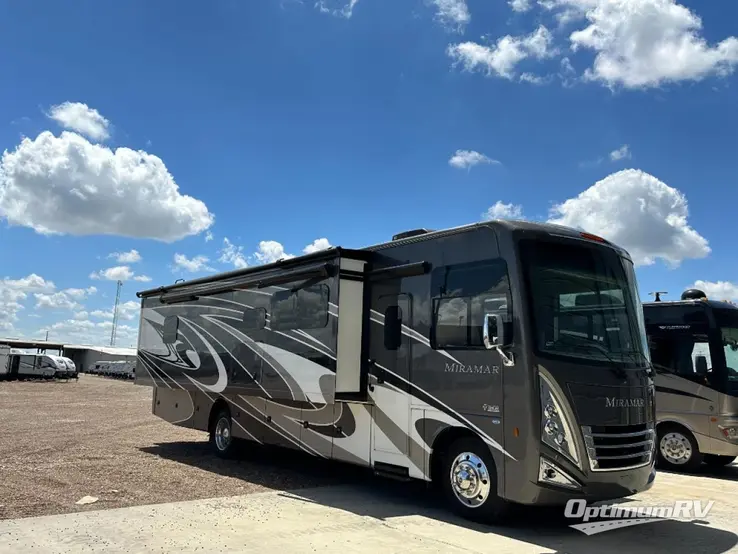 2022 Thor Miramar 35.2 RV Photo 1