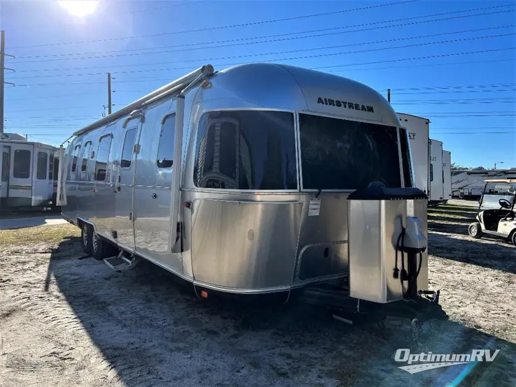 2018 Airstream Classic 33FB RV Photo 1