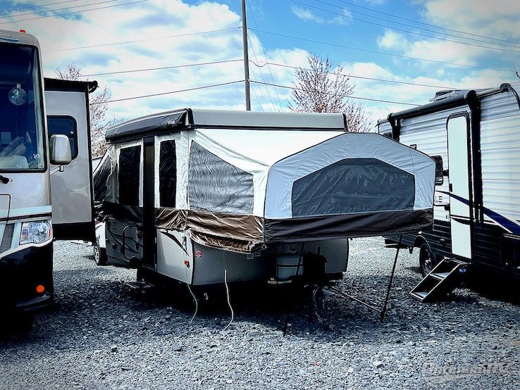 2017 Forest River Rockwood Freedom Series 2318G RV Photo 1