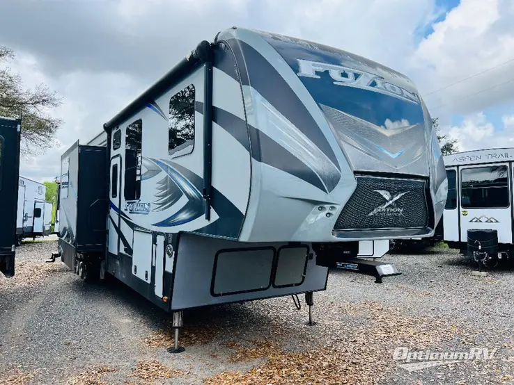 2017 Keystone Fuzion 414 RV Photo 1