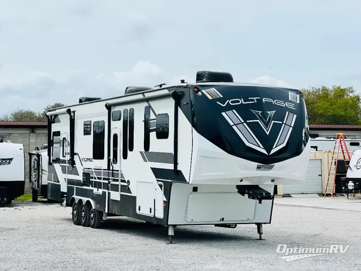 2017 Dutchmen Voltage Epic V3970 RV Photo 1