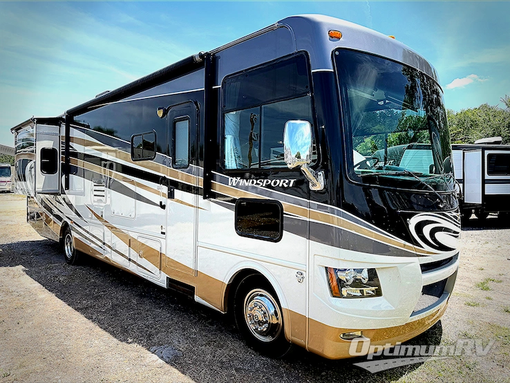 2014 Thor Windsport 34E RV Photo 1
