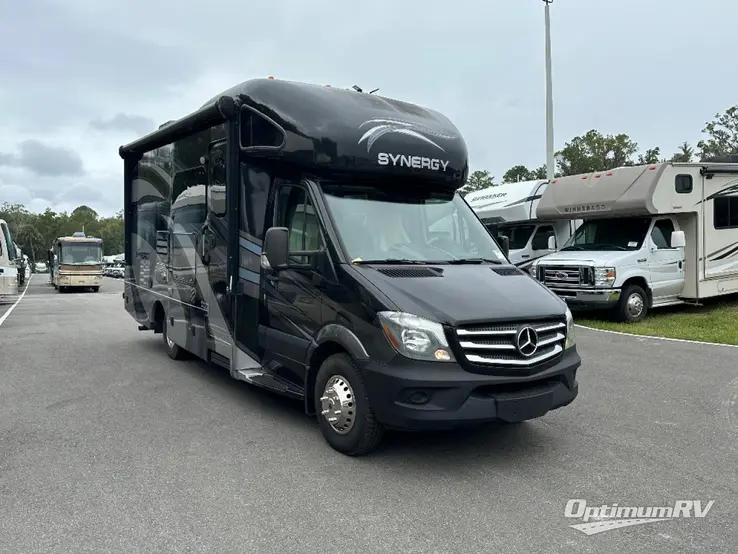 2017 Thor Synergy SD24 RV Photo 1