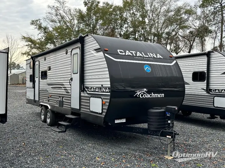 SOLD! New 2024 Coachmen Catalina Legacy Edition 263BHSCK Travel