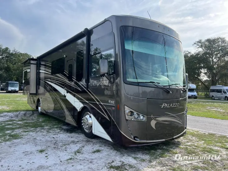 2017 Thor Palazzo 33.2 RV Photo 1