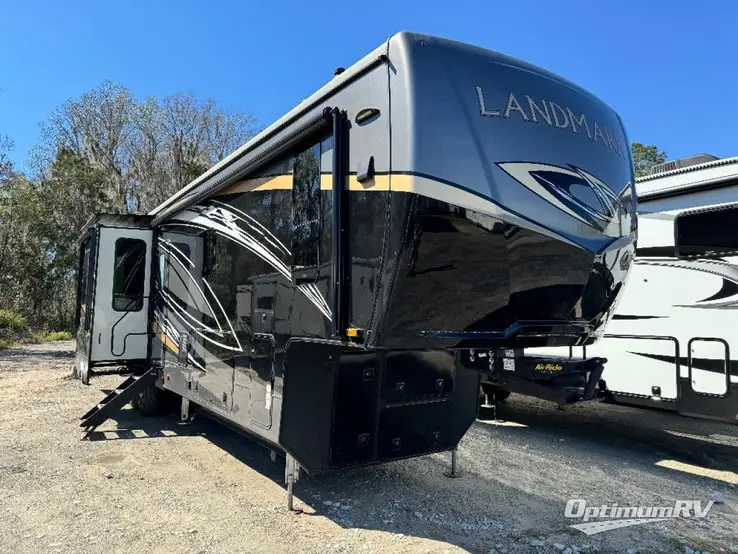 2021 Heartland Landmark CHESAPEAKE RV Photo 1