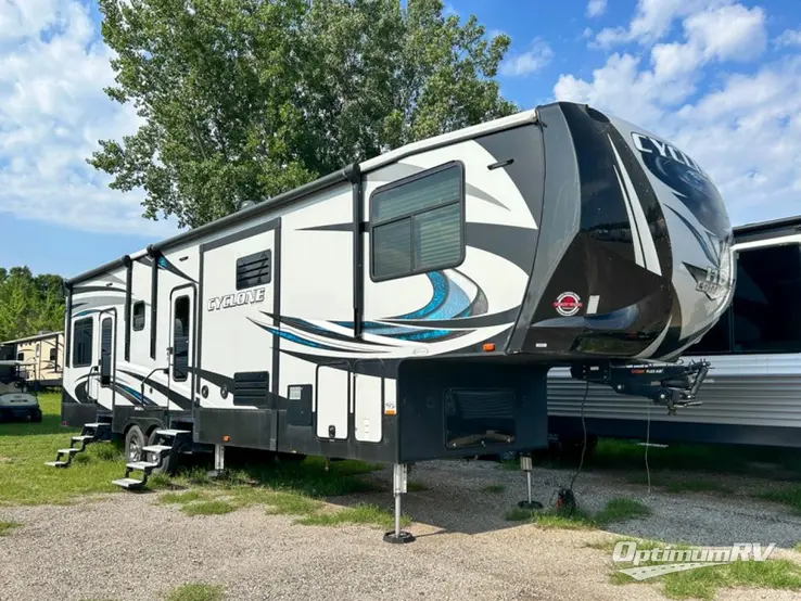 2018 Heartland Cyclone 3611JS RV Photo 1