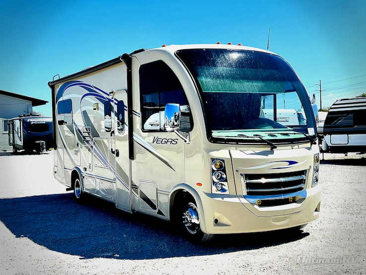 2014 Thor Vegas 24 1 RV Photo 1