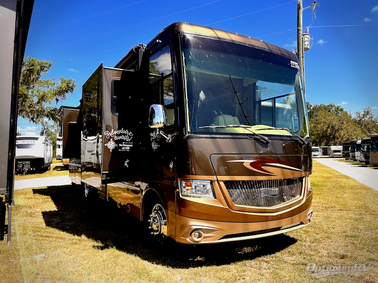 2014 Newmar Canyon Star 3612 RV Photo 1