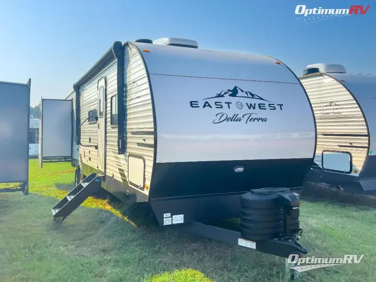 2023 East To West Della Terra 323QB RV Photo 1