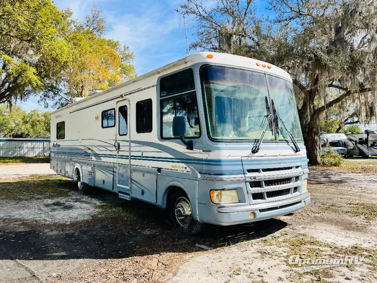 2000 Fleetwood Pace Arrow M-37S RV Photo 1