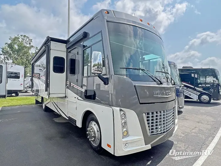 2016 Winnebago Suncruiser 38Q RV Photo 1