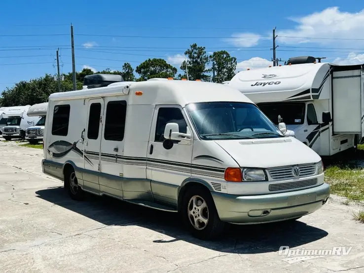 2002 Winnebago Rialta 22QD RV Photo 1