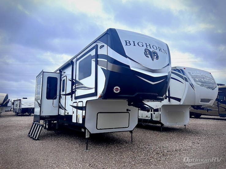 2021 Heartland Bighorn M-3950FL RV Photo 1