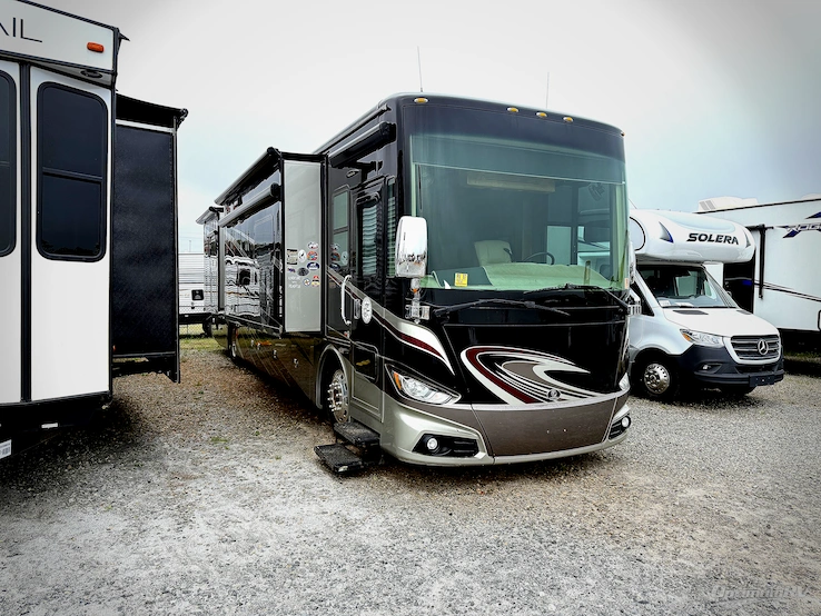 2016 Tiffin Phaeton 40 QBH RV Photo 1