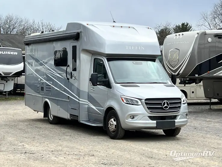 2022 Tiffin Wayfarer 25 RW RV Photo 1