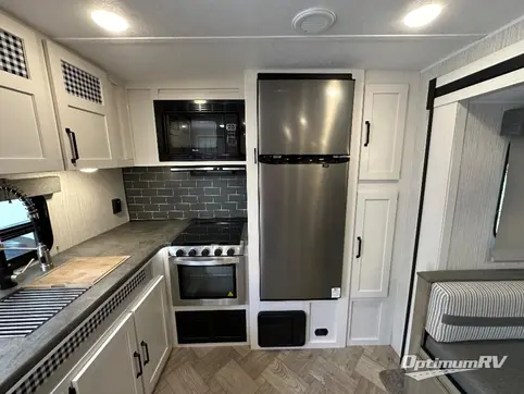 2022 Palomino Puma 25RKQB RV Photo 2