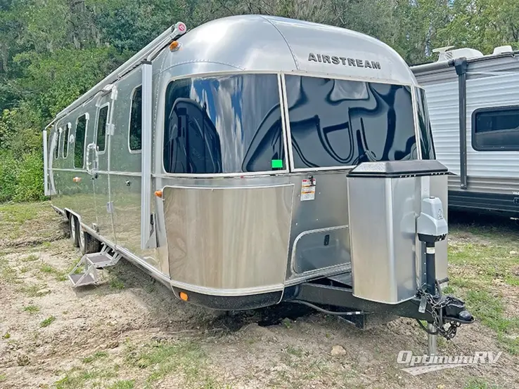 2019 Airstream Classic 33FB RV Photo 1