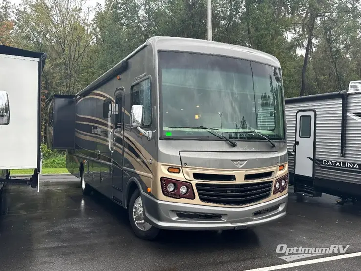 2016 Fleetwood Bounder 33C RV Photo 1