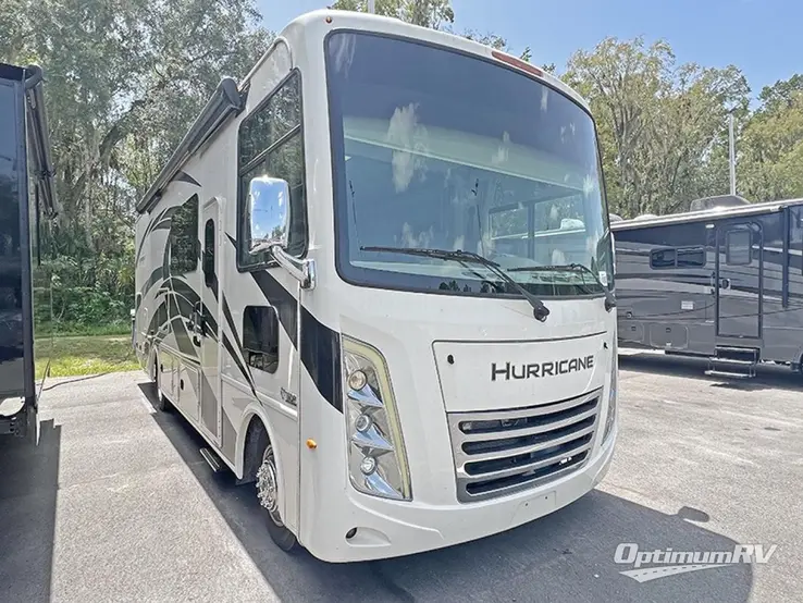 2022 Thor Hurricane 29M RV Photo 1