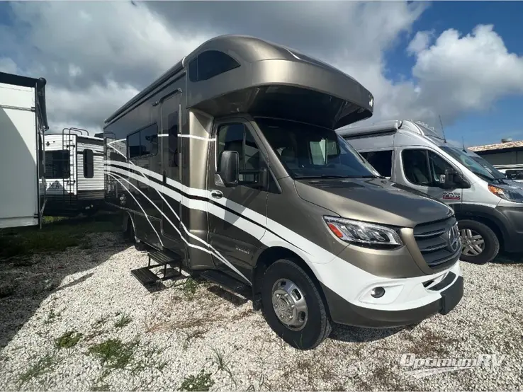 2021 Winnebago View 24D RV Photo 1