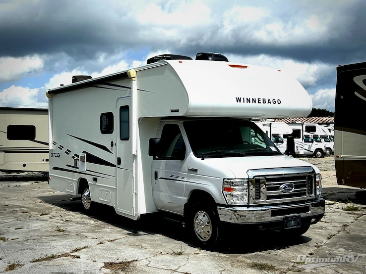 2018 Winnebago Outlook 22C RV Photo 1