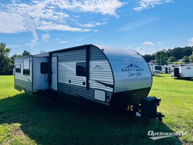 2020 East To West Silver Lake 29K2S RV Photo 1