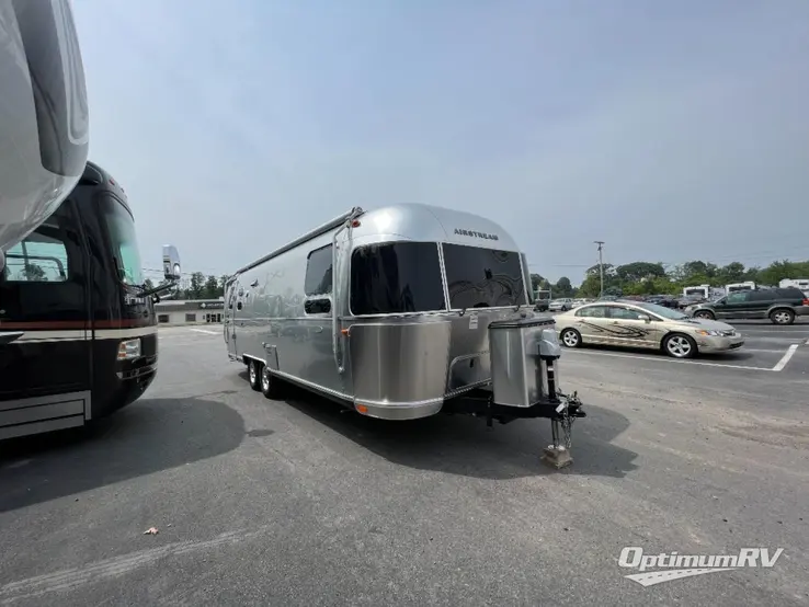 2019 Airstream Flying Cloud 27FB RV Photo 1