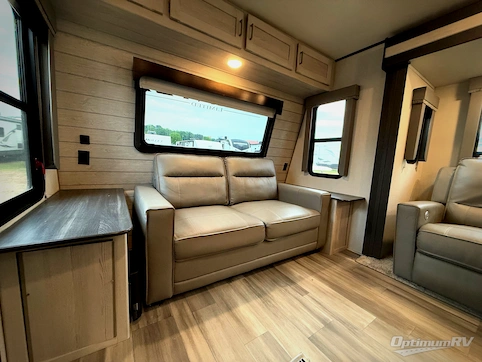 2022 Keystone Sprinter Limited 330KBS RV Photo 2