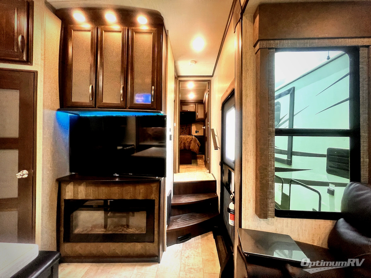2019 Grand Design Momentum M-Class 349M Photo 13