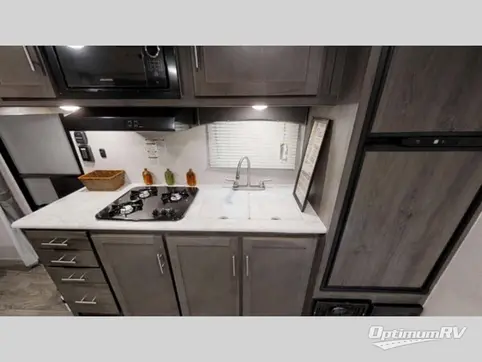 2020 Coachmen Clipper Ultra-Lite 21RBSS RV Photo 3