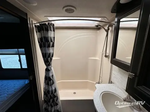 2018 Heartland Road Warrior 427 RV Photo 3