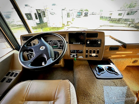 2008 Winnebago Adventurer 38J RV Photo 2