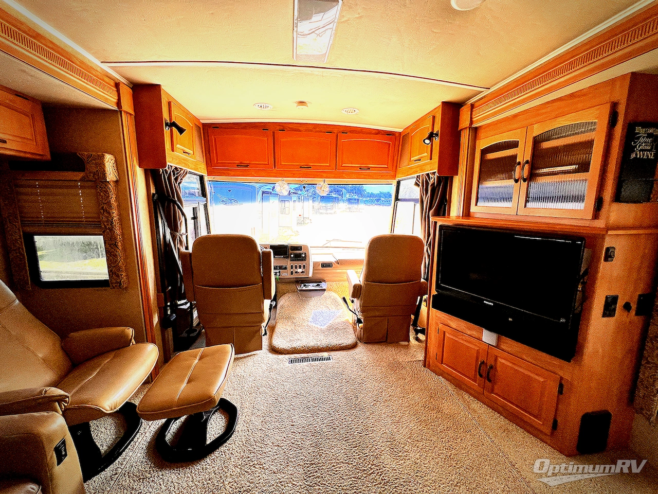 2008 Winnebago Adventurer 38J Photo 6