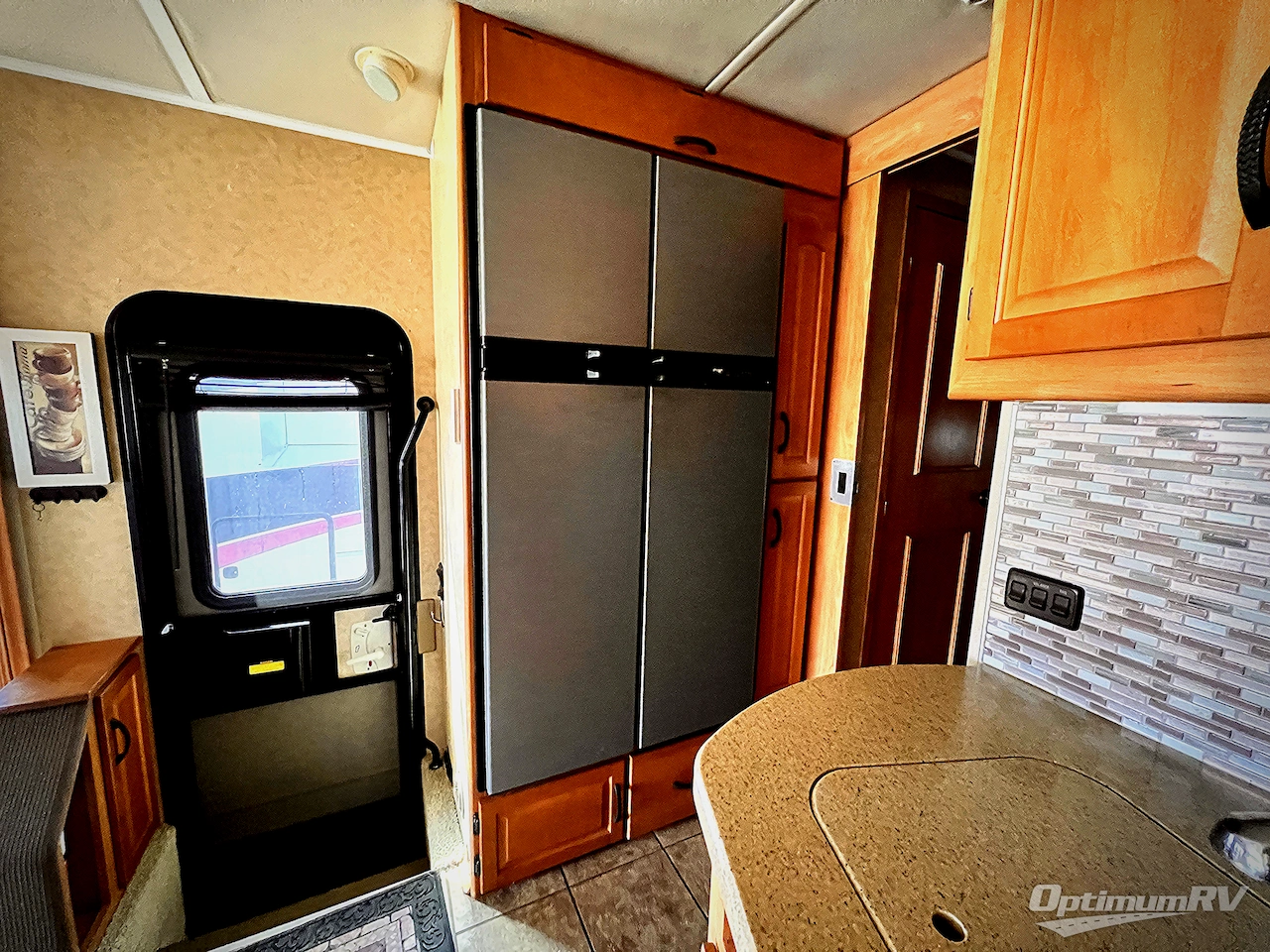 2008 Winnebago Adventurer 38J Photo 14