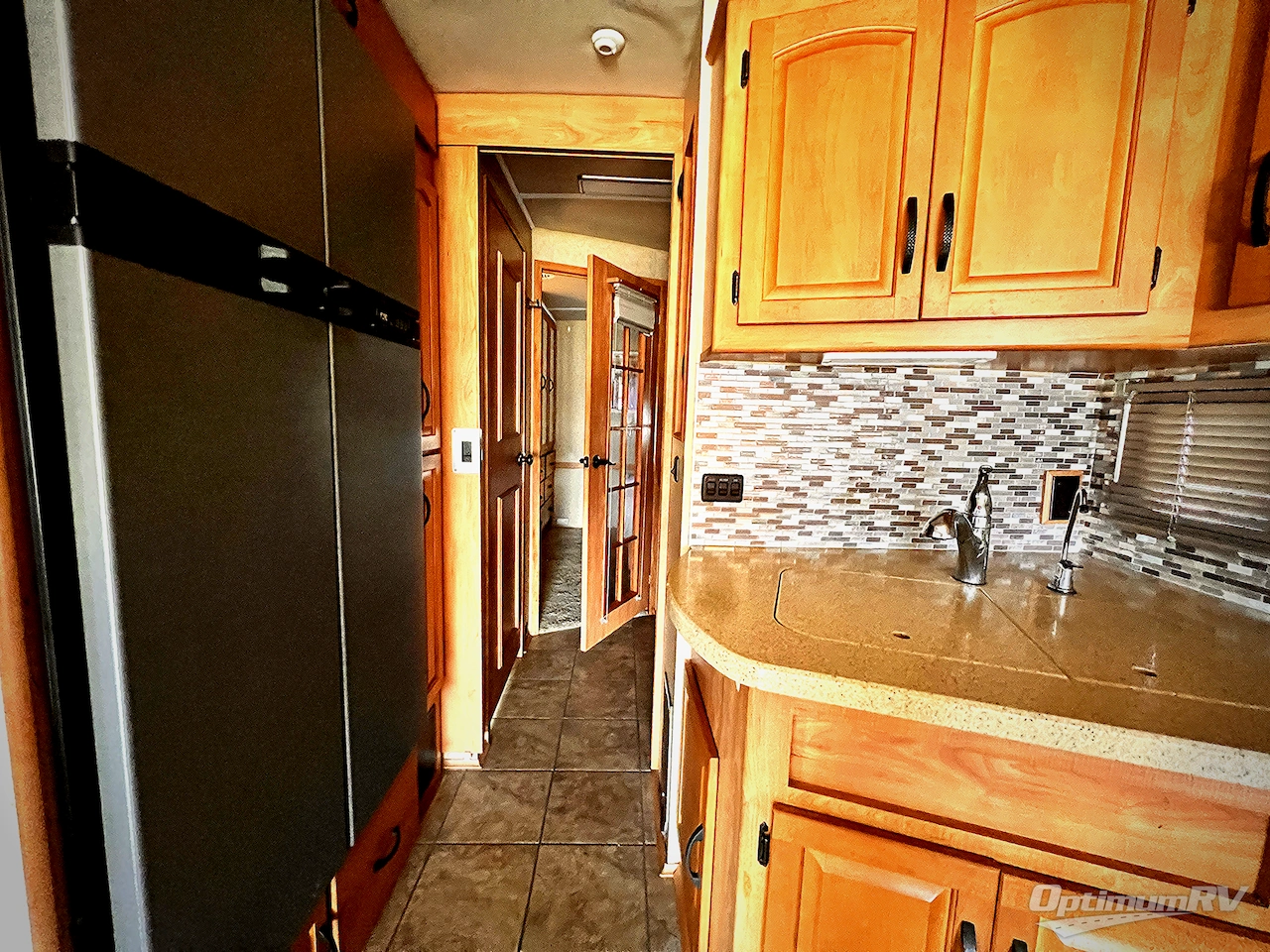 2008 Winnebago Adventurer 38J Photo 15