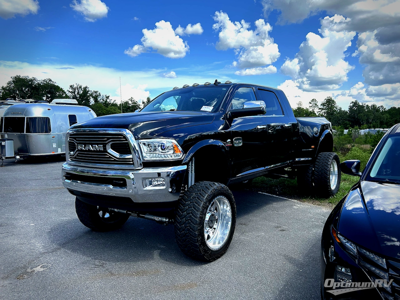 2017 Dodge Ram Long Horn 3500 Photo 2