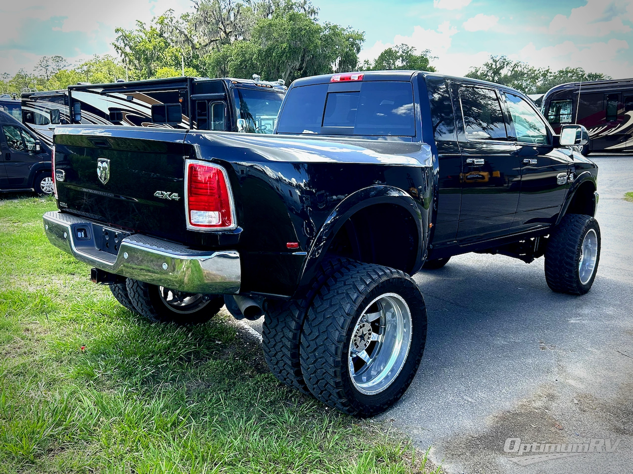 2017 Dodge Ram Long Horn 3500 Photo 3