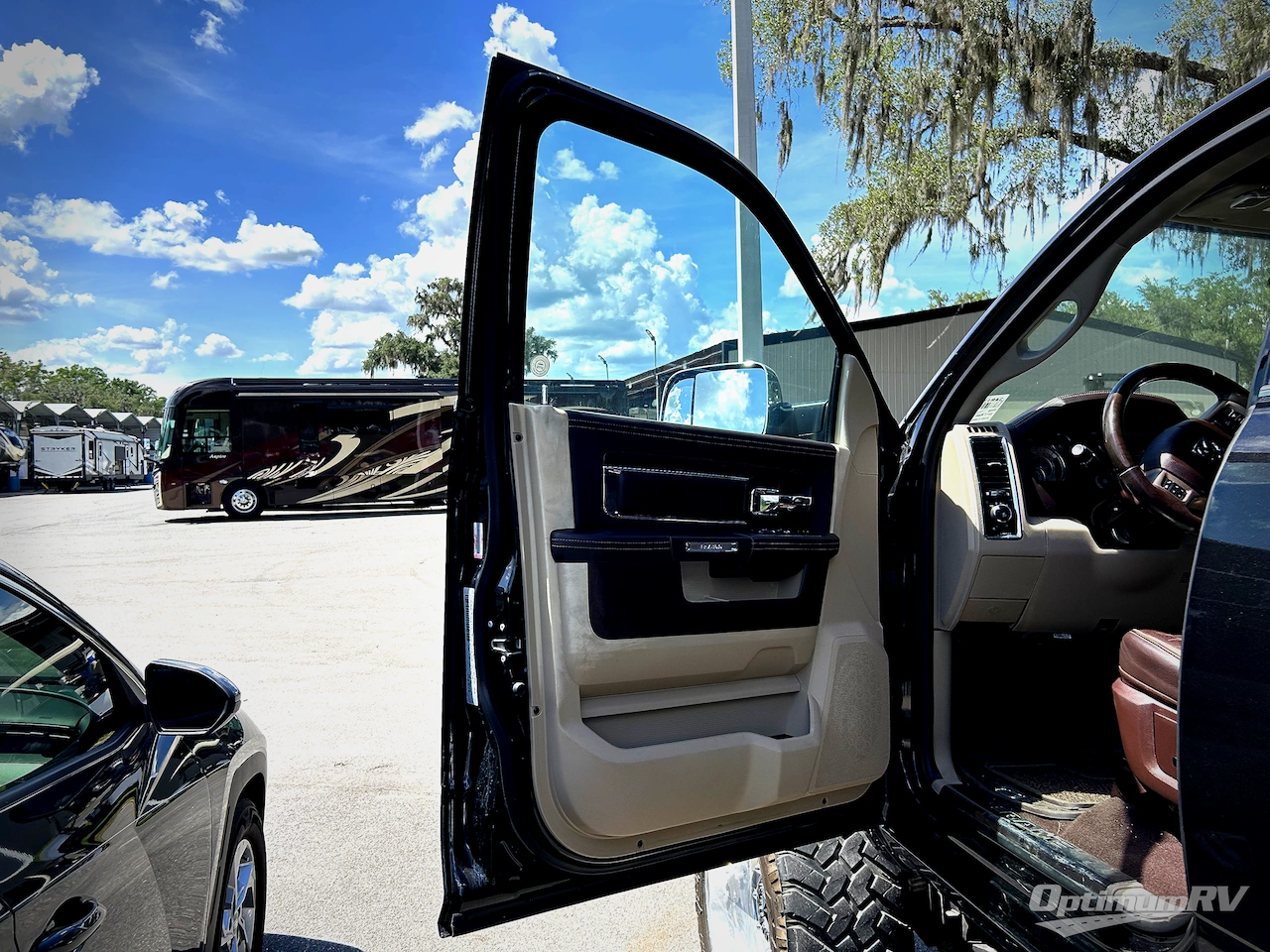 2017 Dodge Ram Long Horn 3500 Photo 5